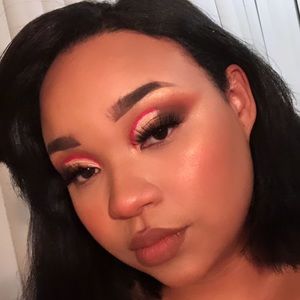 Meet your Posher, Alexia